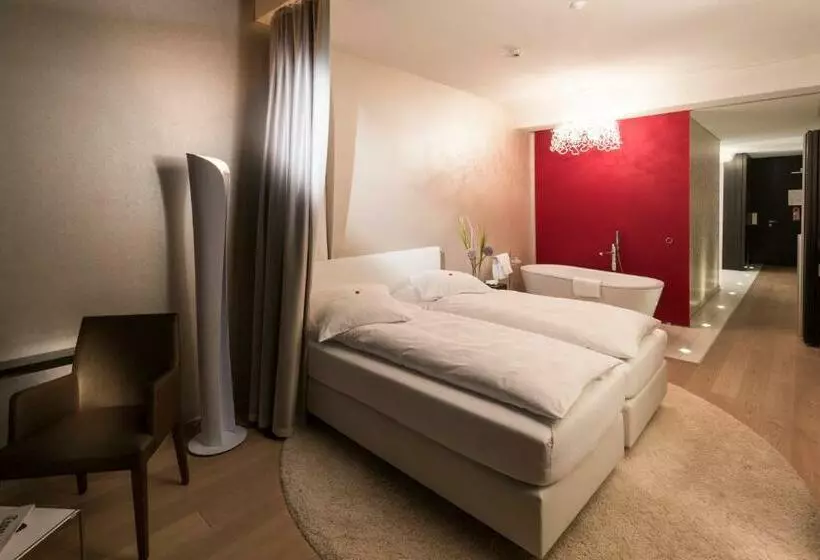 Junior Suite, Märchen