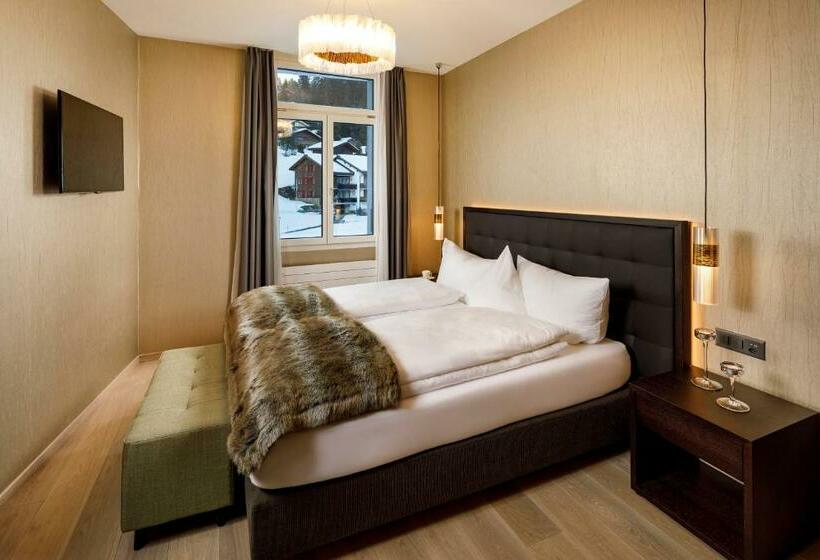 Family Suite, Märchen