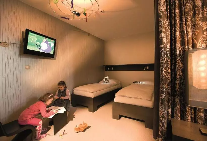 Suite Familiar, Märchen