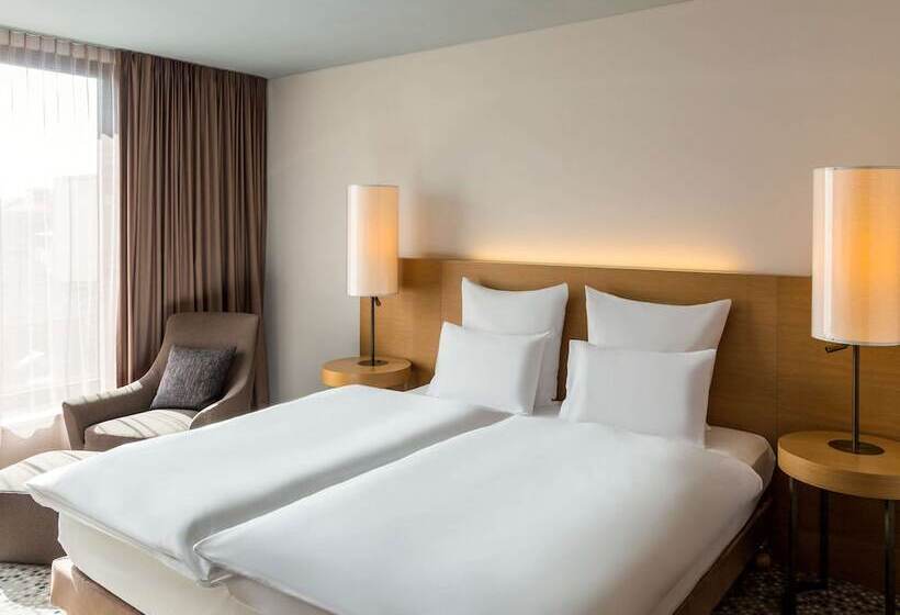 Номер Superior, Pullman Basel Europe