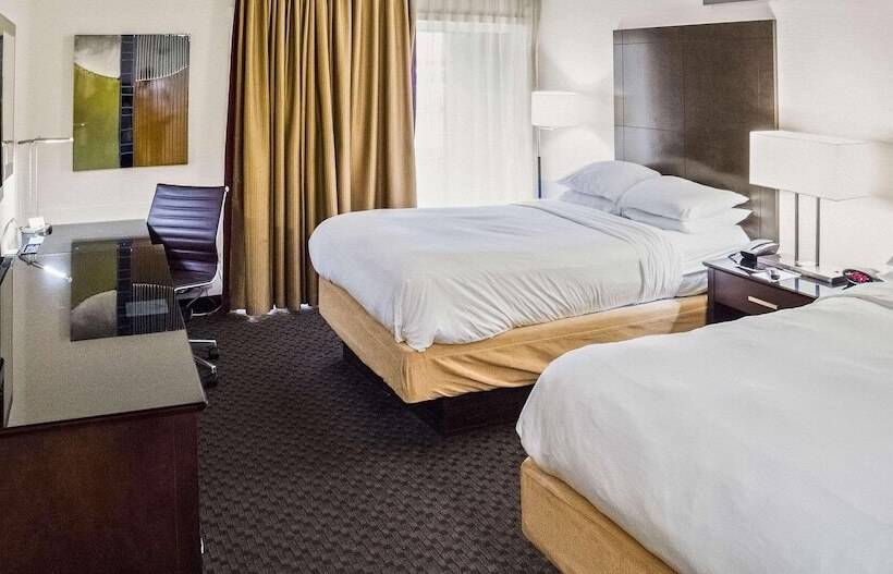 غرفه قياسيه سريرين مزدوجين, Radisson Hotel Sudbury