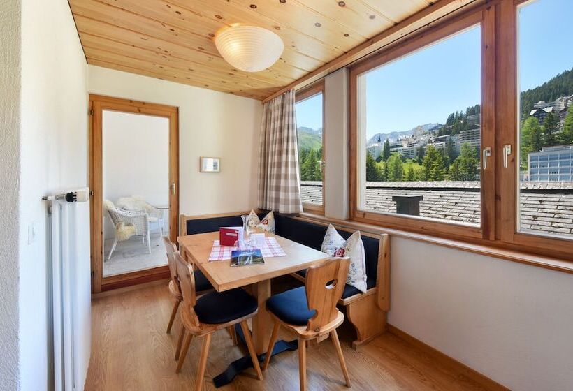 جناح جونيور, Seehofarosa