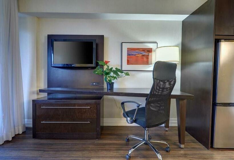 Люкс Повышенной Комфортности, Town Inn Suites