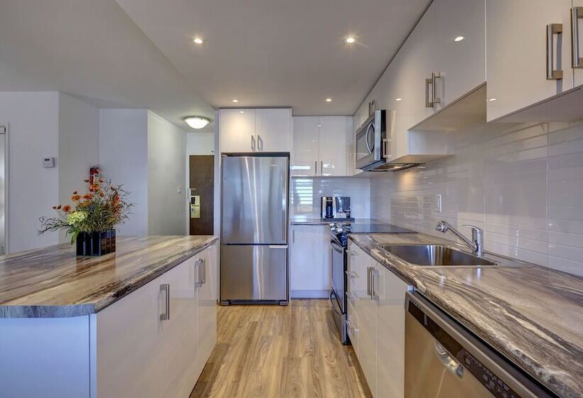 Люкс Повышенной Комфортности, Town Inn Suites