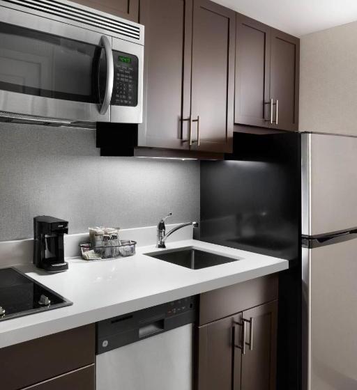 キングサイドベッドのスタンダードワンルーム, Towneplace Suites By Marriott Mississaugaairport Corporate Centre