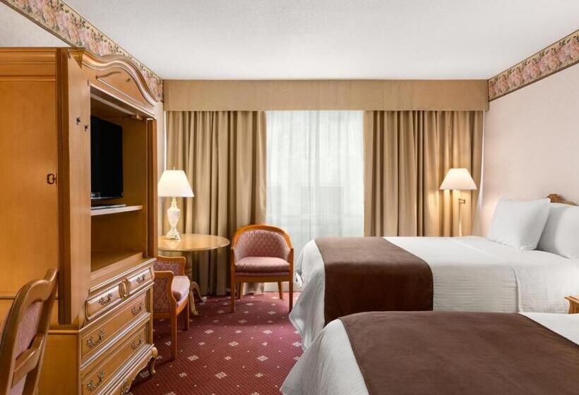 Номер Стандарт Вид на Город, Travelodge By Wyndham Niagara Falls Fallsview