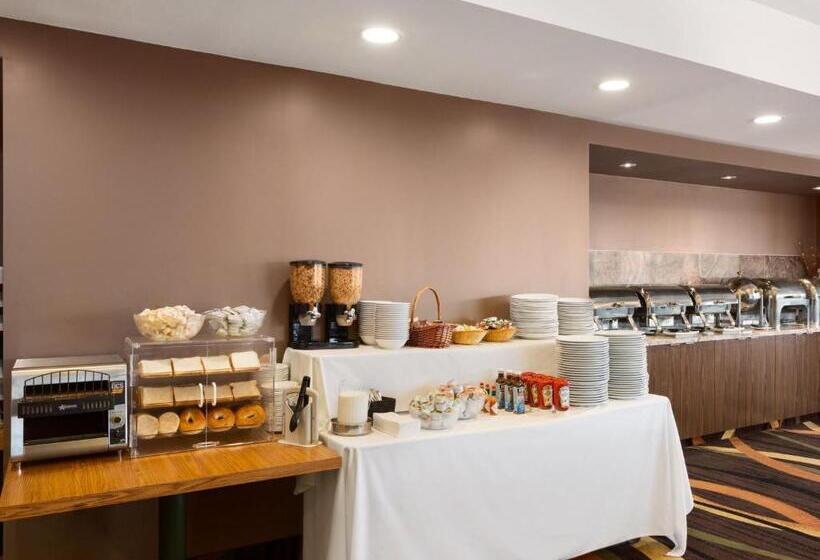 Студия Стандарт, Travelodge By Wyndham Niagara Falls Fallsview