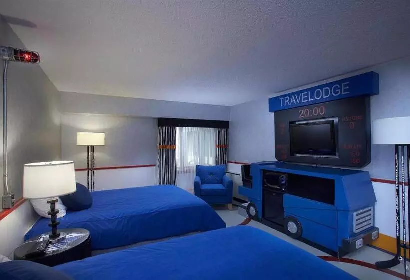 اتاق استاندارد با تخت دو نفره بزرگ, Travelodge Hotel By Wyndham Saskatoon