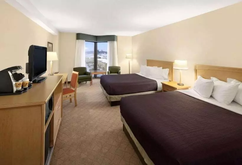 اتاق استاندارد, Travelodge Hotel By Wyndham Saskatoon