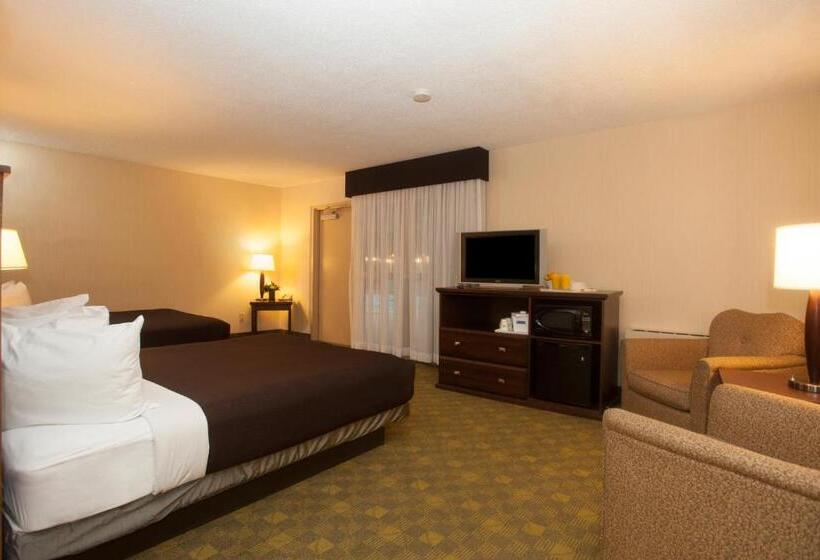 Family Suite, Travelodge Hotel By Wyndham Saskatoon