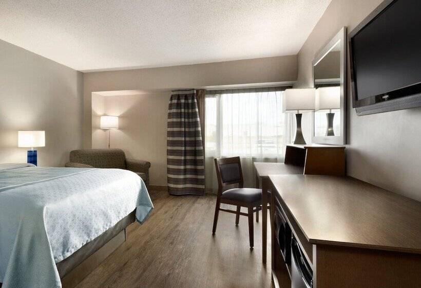 商务房间, Travelodge Hotel By Wyndham Saskatoon