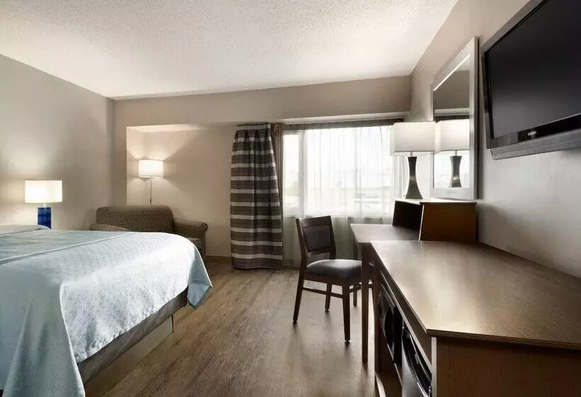 اتاق کلاس بیزنس, Travelodge Hotel By Wyndham Saskatoon