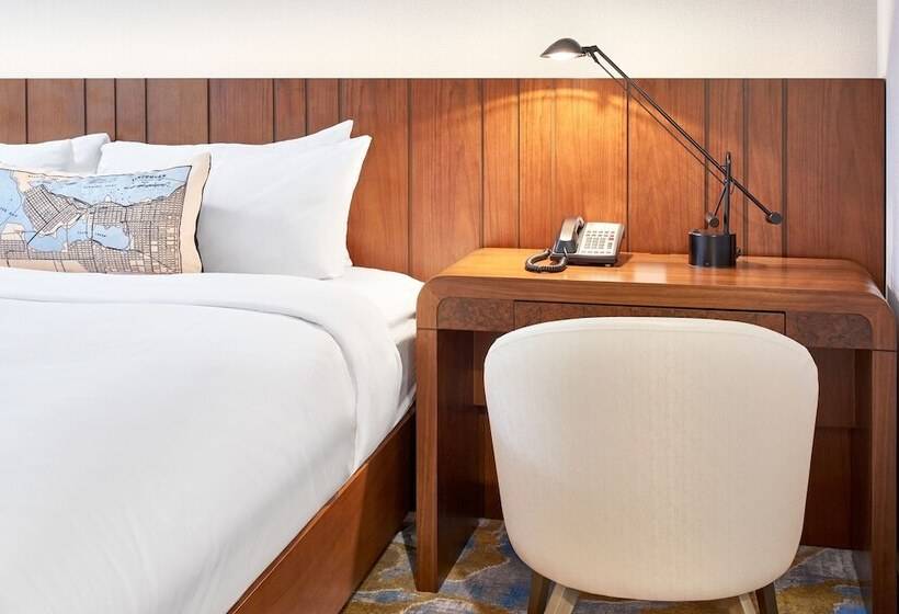 带2个双人床的标准工作室, Metropolitan Hotel Vancouver