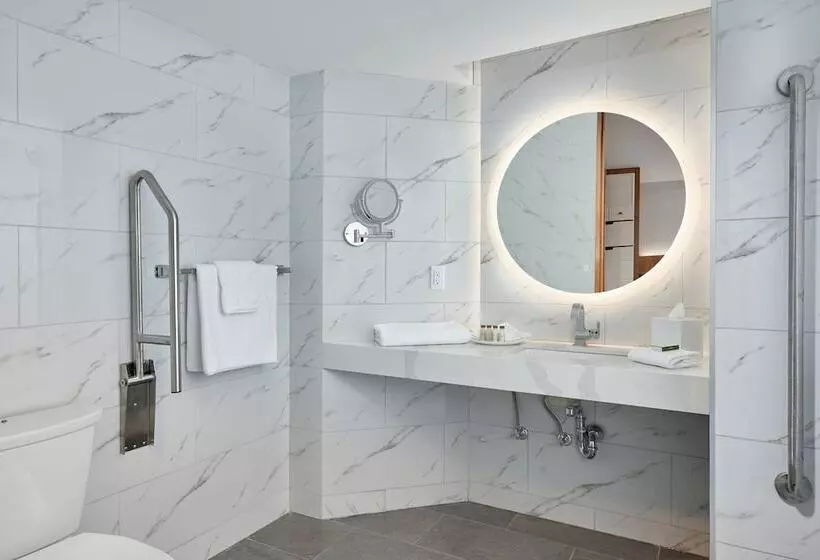 اتاق استاندارد با تخت دوبل, Metropolitan Hotel Vancouver