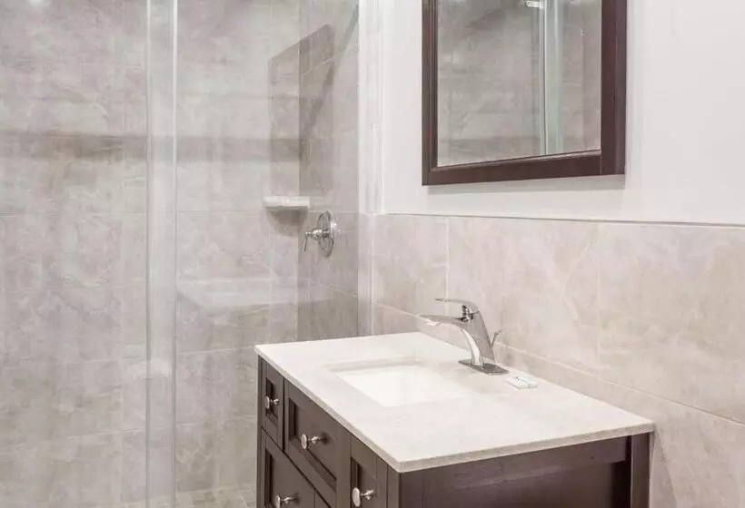 اتاق استاندارد, Knights Inn Kingston