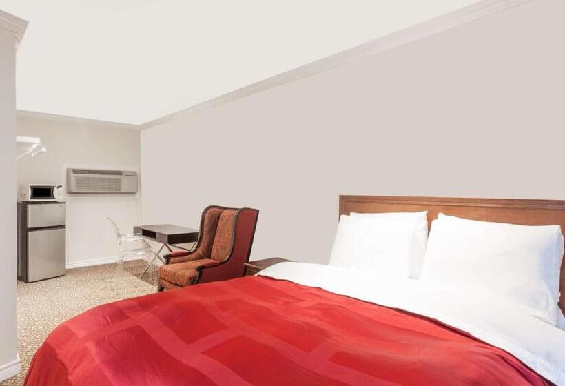 Номер Стандарт, Knights Inn Kingston