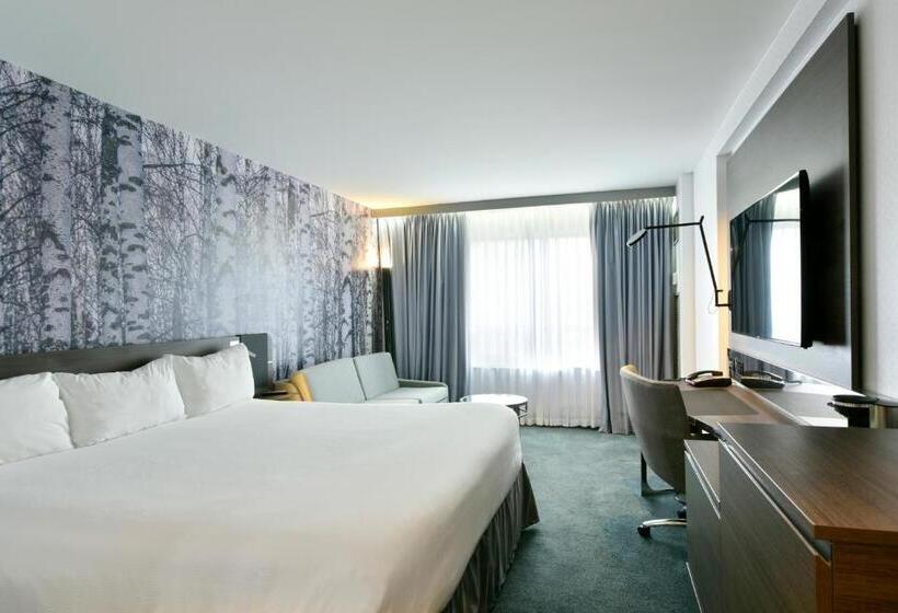 キングサイズベッドのスーペリアルーム, Doubletree By Hilton Ottawa Downtown