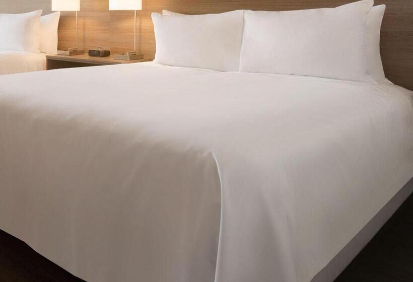 غرفة قياسية, Radisson Hotel Sudbury