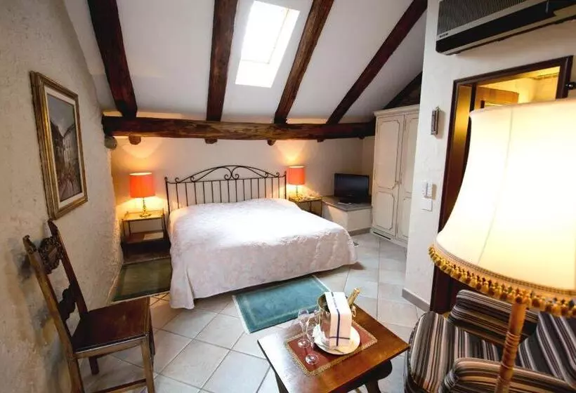 اتاق سوپریور, Romantik Hotel Castello Seeschloss