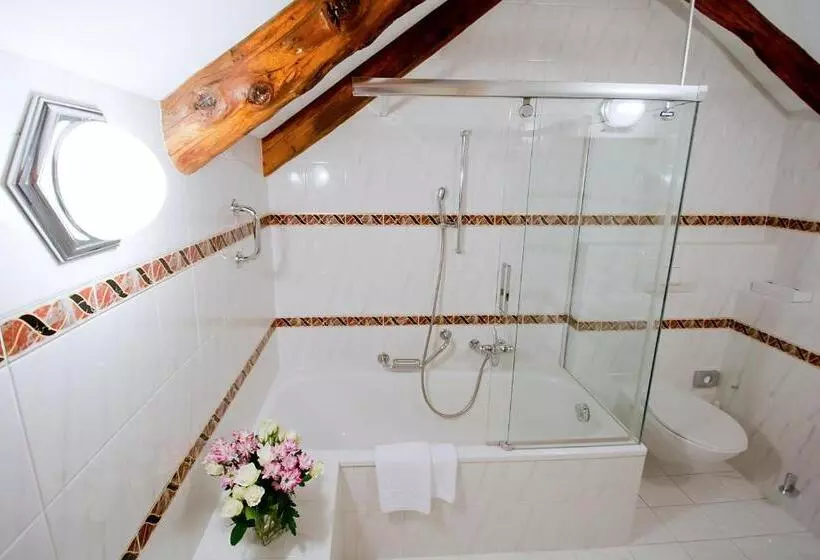 اتاق استاندارد, Romantik Hotel Castello Seeschloss