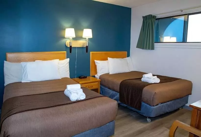 Suite with lake view, Spanish Villa Resort