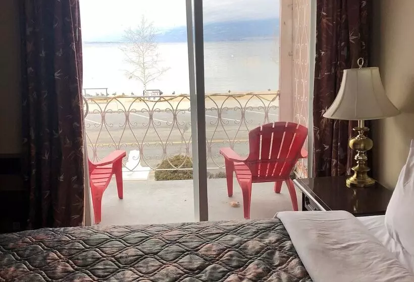 استودیوی استاندارد, Spanish Villa Resort