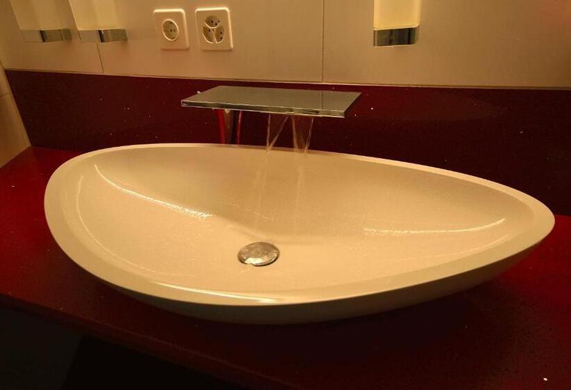 חדר סטנדרט לשלושה, Ambiente Hotel Freieck