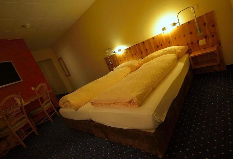 חדר סטנדרט לשלושה, Ambiente Hotel Freieck