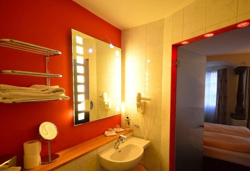 חדר סטנדרט לארבעה, Ambiente Hotel Freieck