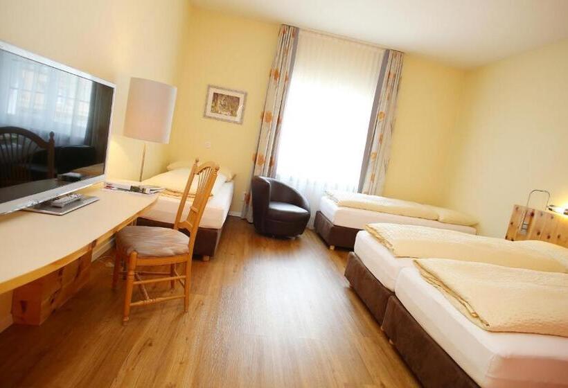 חדר סטנדרט לארבעה, Ambiente Hotel Freieck