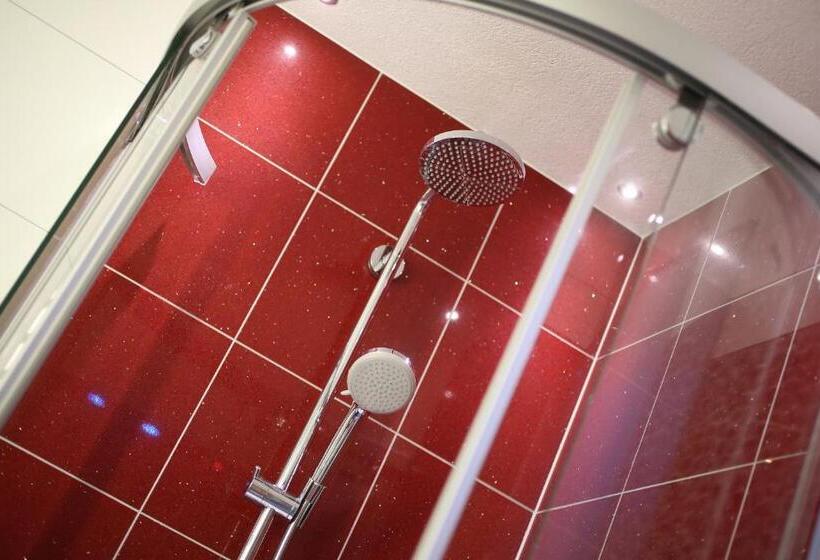 经济房, Ambiente Hotel Freieck