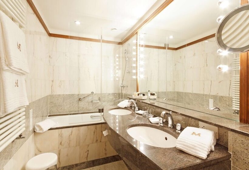 デラックスルーム, Art Boutique Hotel Monopol