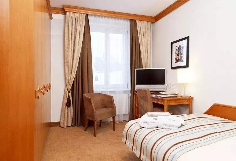 اتاق استاندارد یک نفره, Art Boutique Hotel Monopol