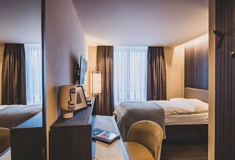 اتاق استاندارد یک نفره, Art Boutique Hotel Monopol