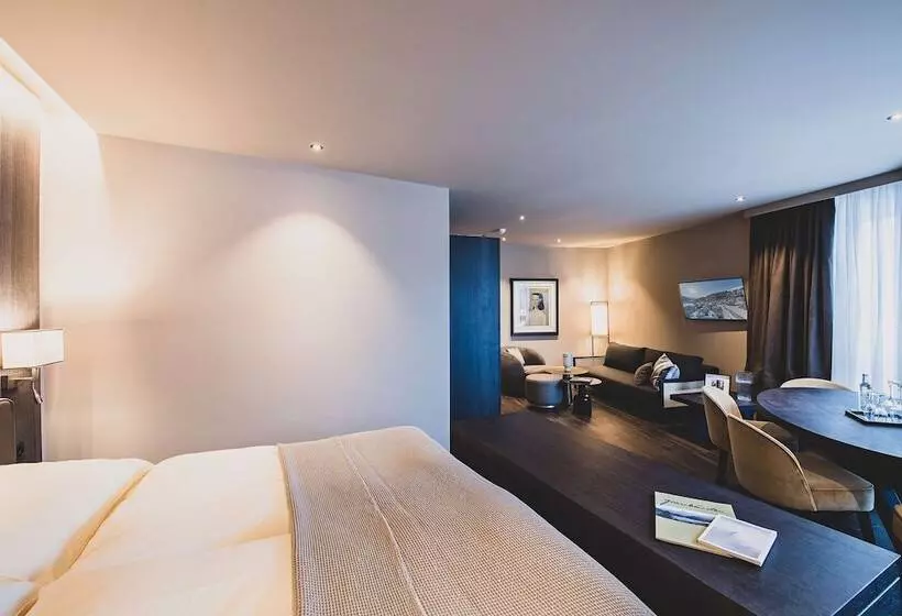 سوییت جونیور, Art Boutique Hotel Monopol