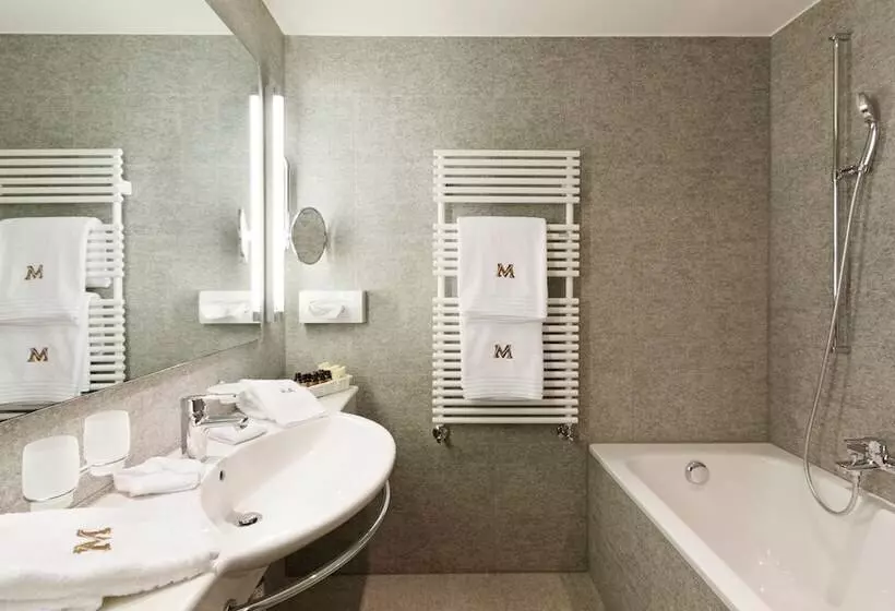 سوییت جونیور, Art Boutique Hotel Monopol