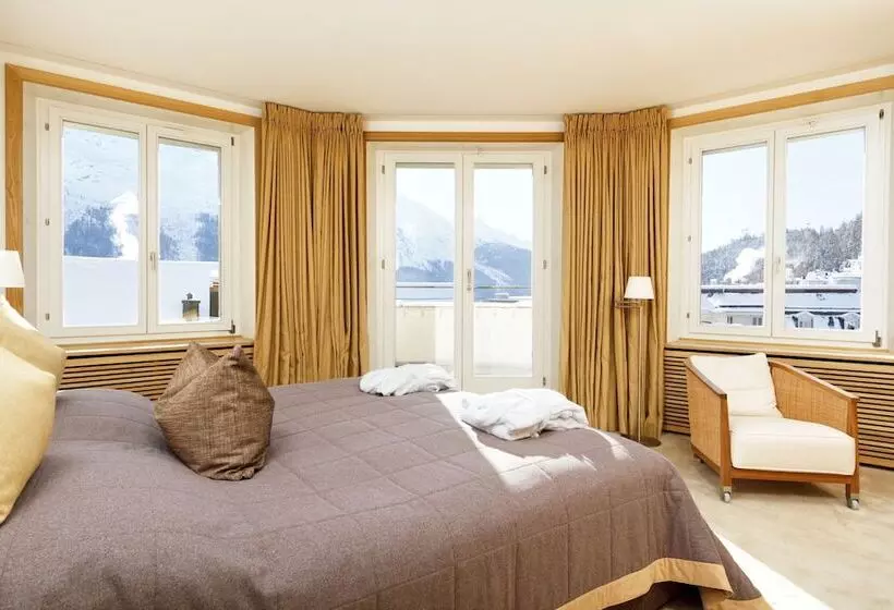 سوییت لوکس, Art Boutique Hotel Monopol