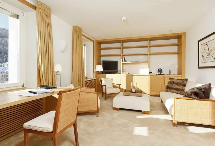 سوییت لوکس, Art Boutique Hotel Monopol