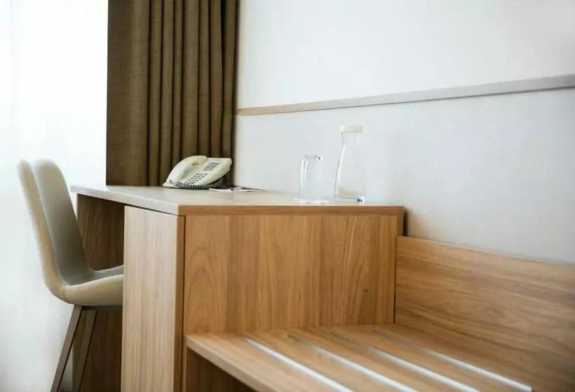 اتاق اکونومی, Continental Hotel Lausanne