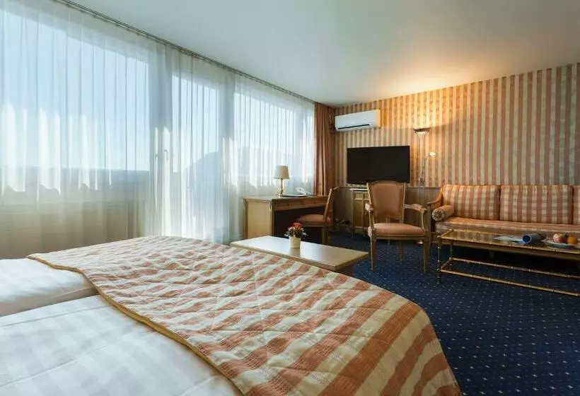 اتاق استاندارد با چشمانداز دریاچه, Continental Hotel Lausanne