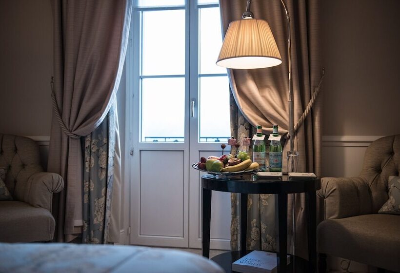 غرفة ديلوكس مطلة على البحيرة, Grand Hotel Du Lac   Relais & Châteaux