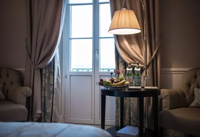 レイクビューデラックスルーム, Grand Hotel Du Lac Relais & Châteaux