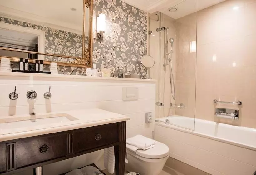 レイクビューデラックスルーム, Grand Hotel Du Lac Relais & Châteaux