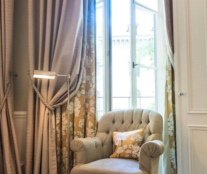 اتاق لوکس با چشم‌انداز شهر, Grand Hotel Du Lac   Relais & Châteaux