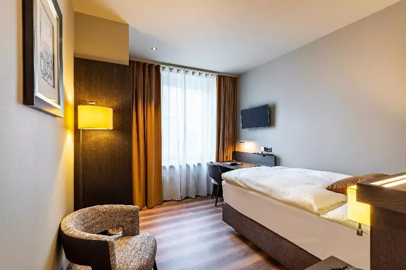 اتاق استاندارد یک نفره, Art Boutique Hotel Monopol