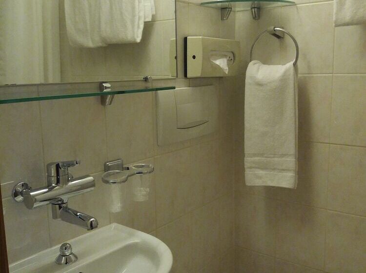 اتاق لوکس یک تخته, Astoria