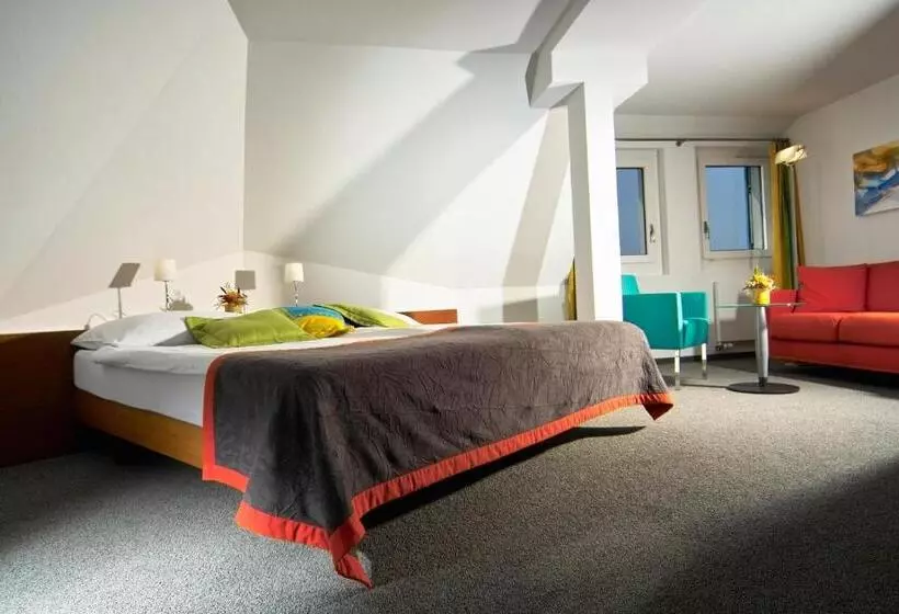 Suite Junior, Central Am See