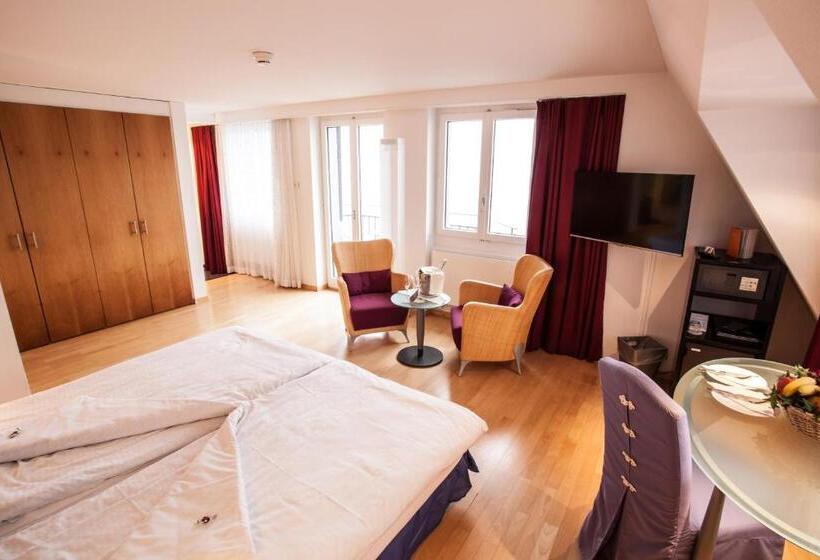 جناح جونيور, Central Am See