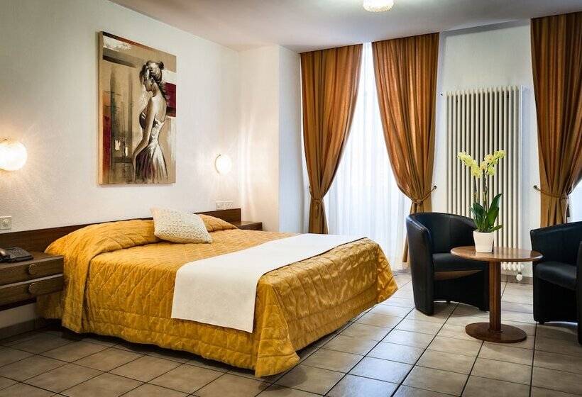 غرفة قياسية رباعية, Dell'angelo