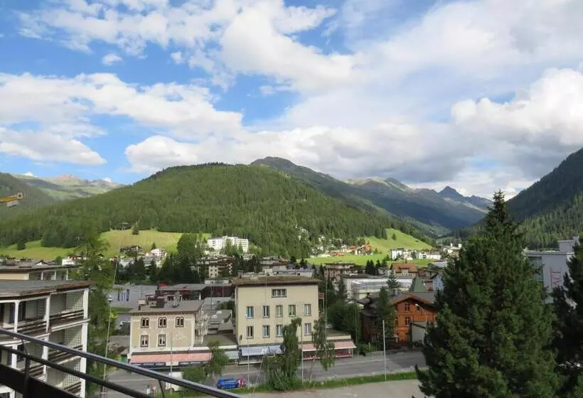 Standardzimmer mit Balkon, Derby Davos